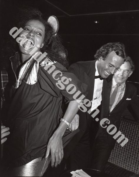 Diana Ross, Julio Iglesis and Robin Leach 1983, NY.jpg